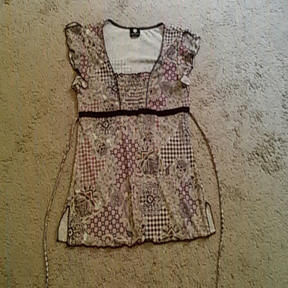 Ruffle short sleeve top